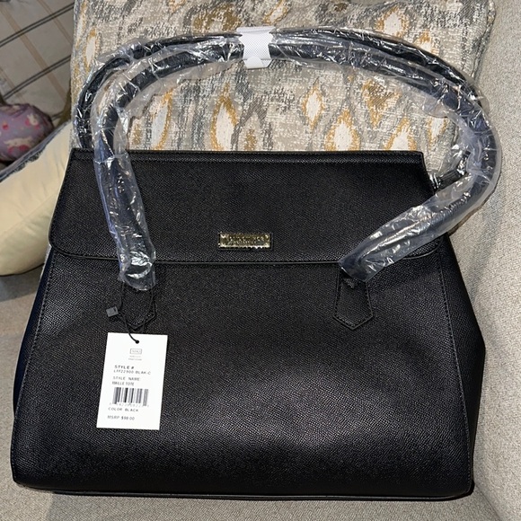 London Fog Handbags - London Fog Elegant Black Handbag